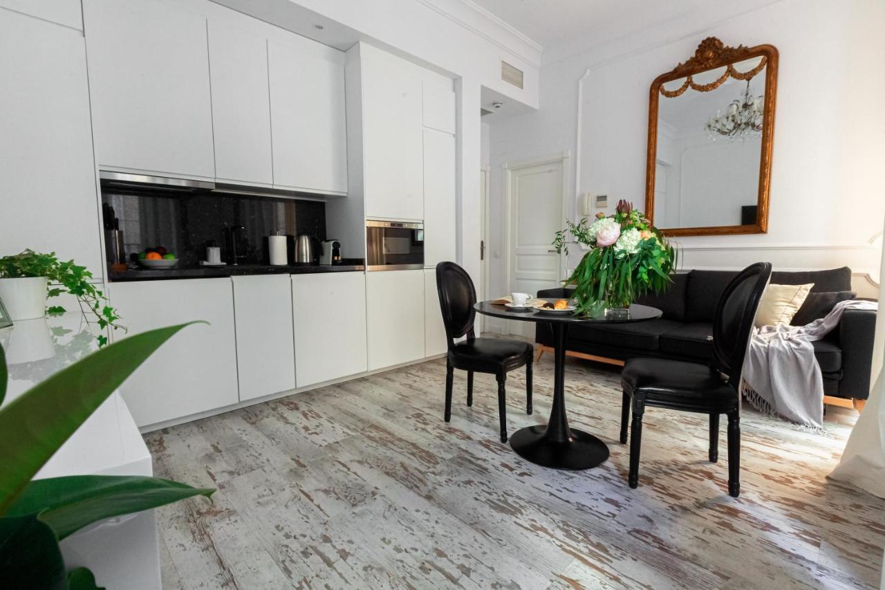 La Luna Suite In Old Town Of มาลากา ภายนอก รูปภาพ