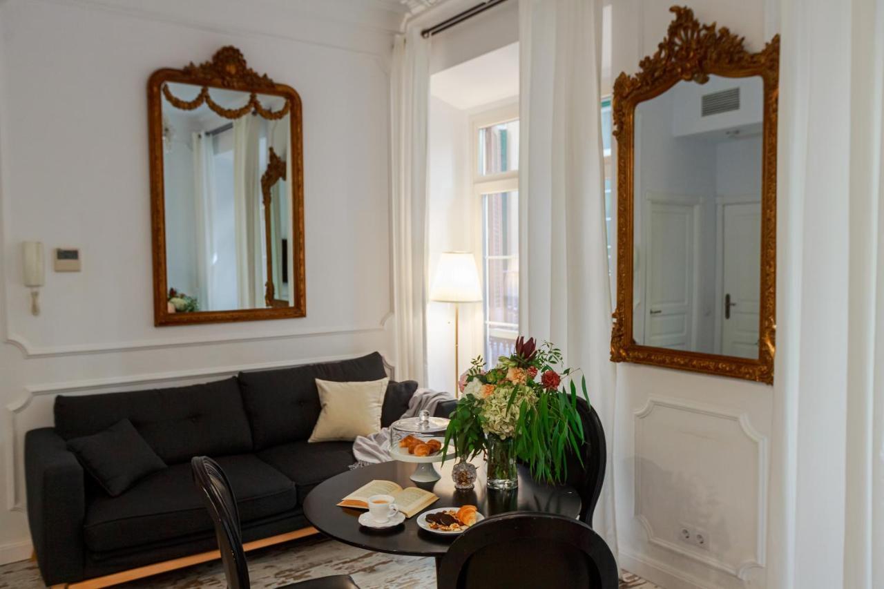 La Luna Suite In Old Town Of มาลากา ภายนอก รูปภาพ