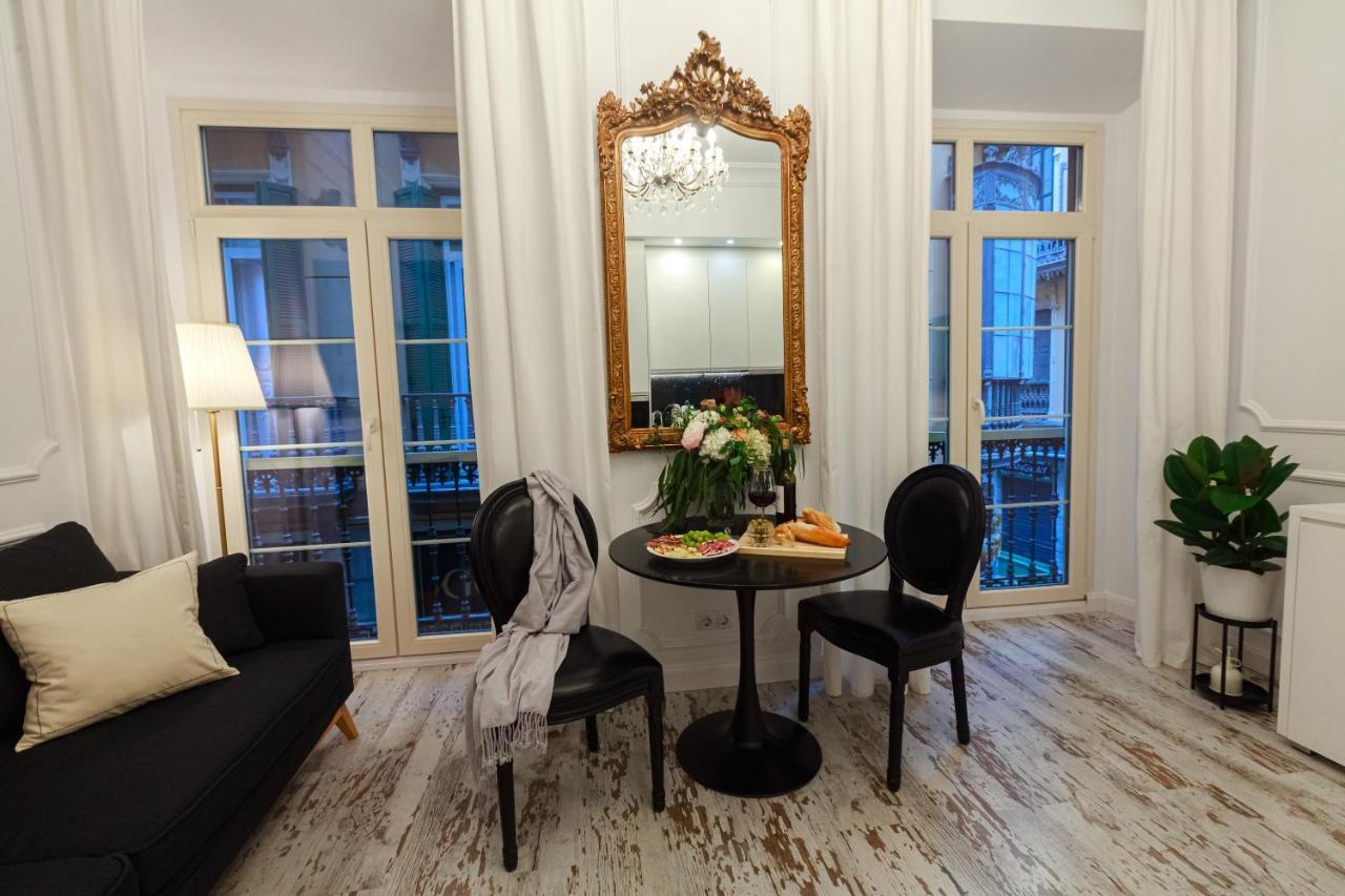 La Luna Suite In Old Town Of มาลากา ภายนอก รูปภาพ