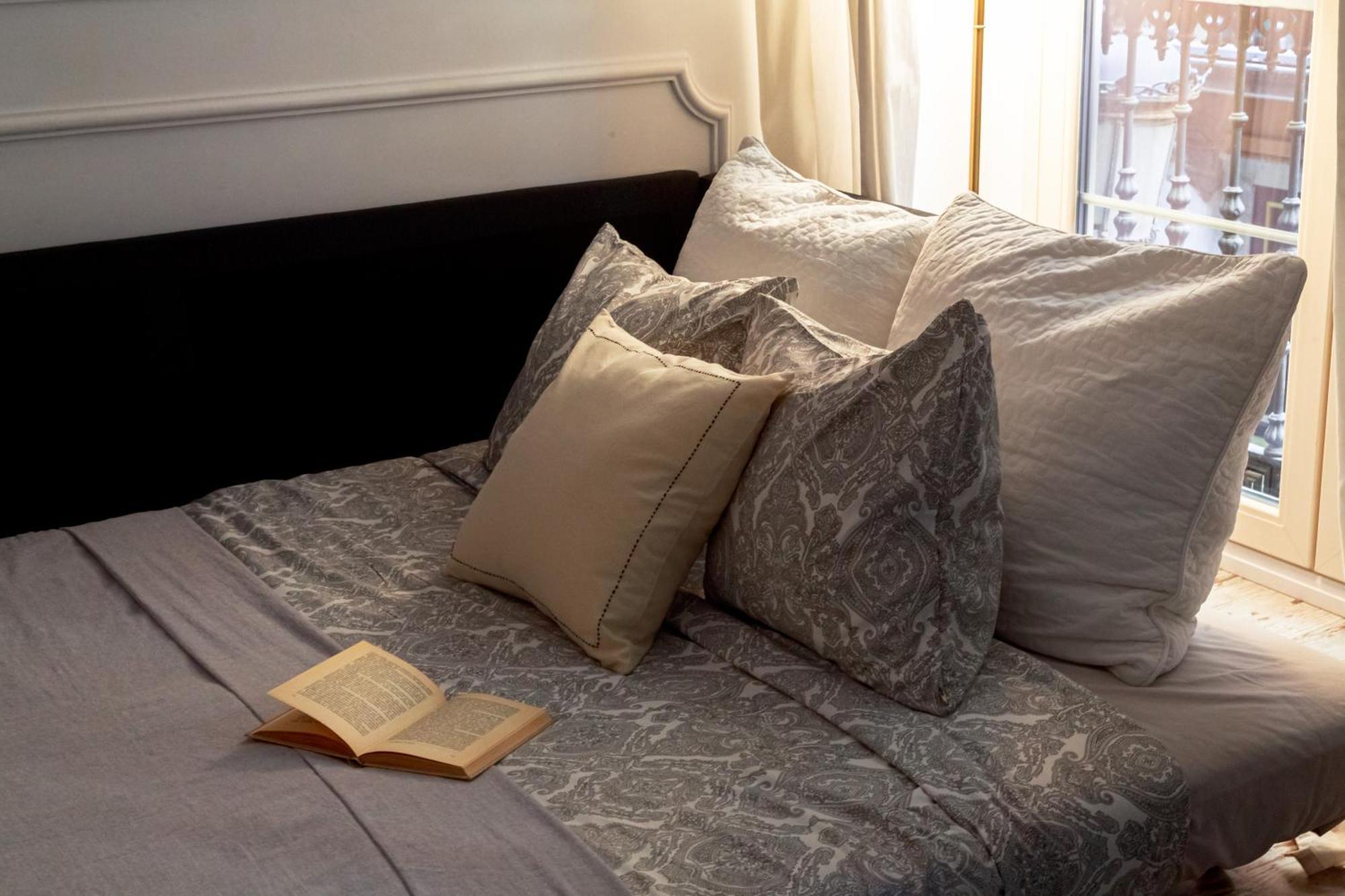La Luna Suite In Old Town Of มาลากา ภายนอก รูปภาพ